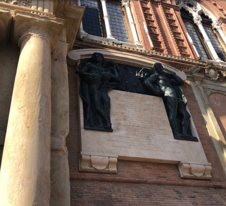 STATUE ROMAGNOLI - PALAZZO D'ACCURSIO BOLOGNA